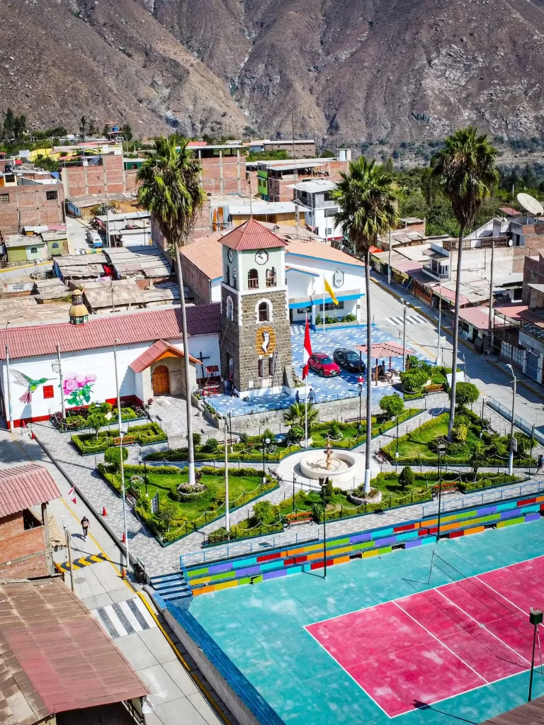 PLAZA DE CALLAHUANCA